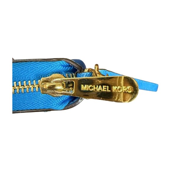 MICHAEL KORS BLUE TRAVEL SMARTPHONE WRISTLET - Picture 5 of 11
